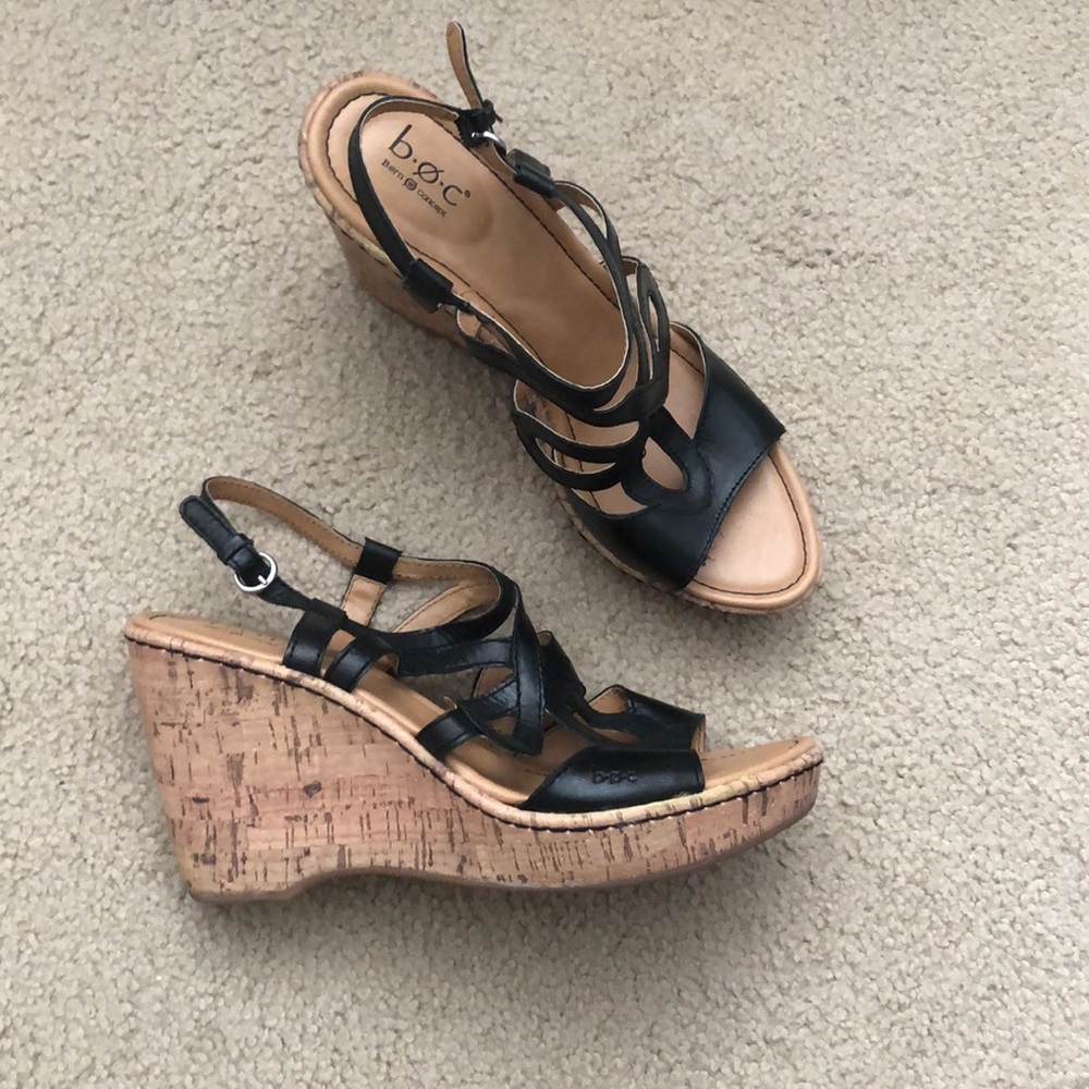 Black wedge heels
